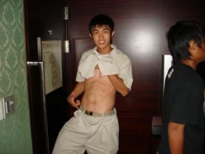 高端奢华的 kTv 男鸭 1O69GAy 空少，提供至尊服务体验